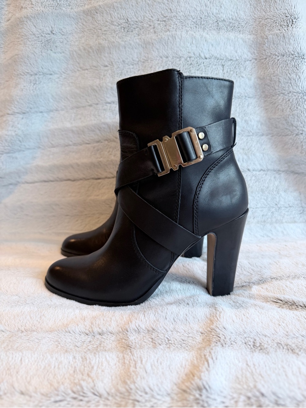Vince Camuto Connolly Mid-Shaft Belted Boots Black Leather Size 6.5M